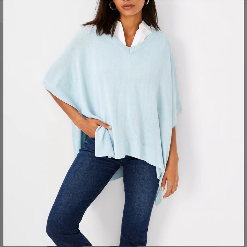 NWT. Ann Taylor V-Neck Poncho